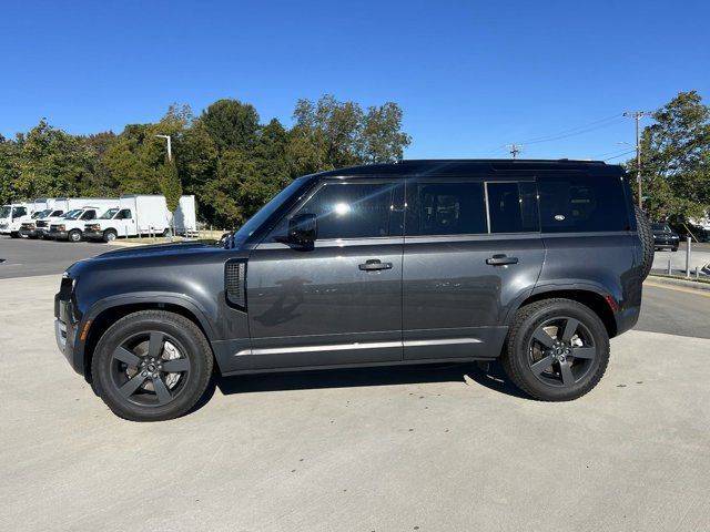 2023 Land Rover Defender SE