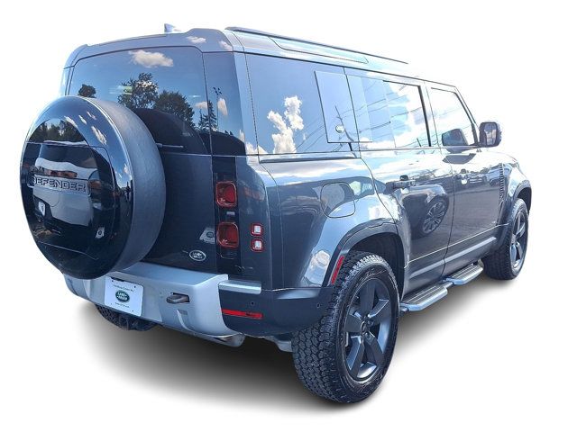 2023 Land Rover Defender SE