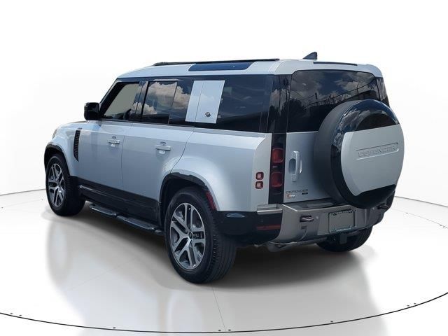 2023 Land Rover Defender SE