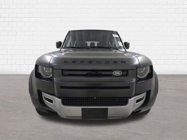 2023 Land Rover Defender SE