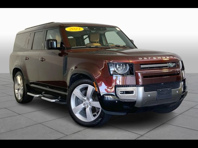 2023 Land Rover Defender SE