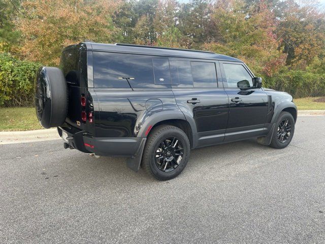 2023 Land Rover Defender SE