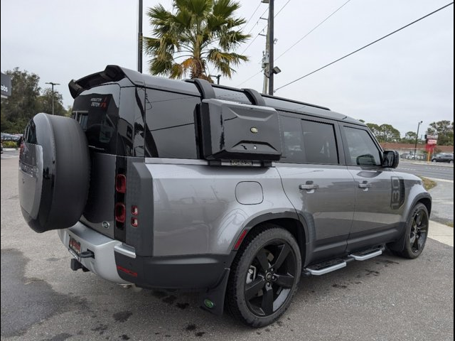 2023 Land Rover Defender SE