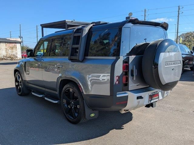 2023 Land Rover Defender SE