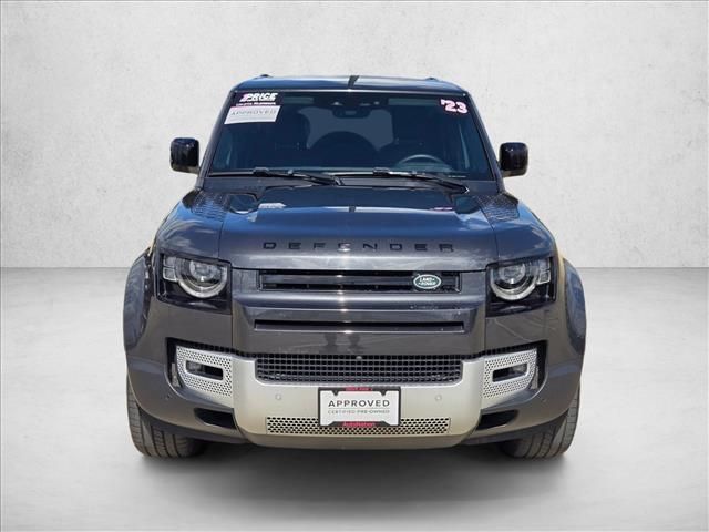 2023 Land Rover Defender SE