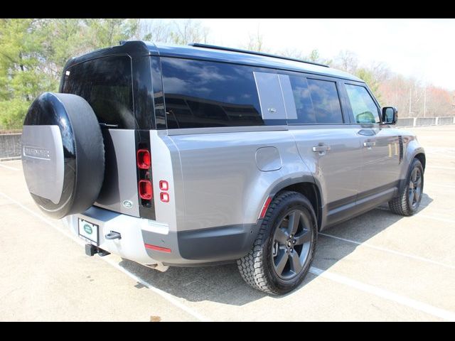 2023 Land Rover Defender SE