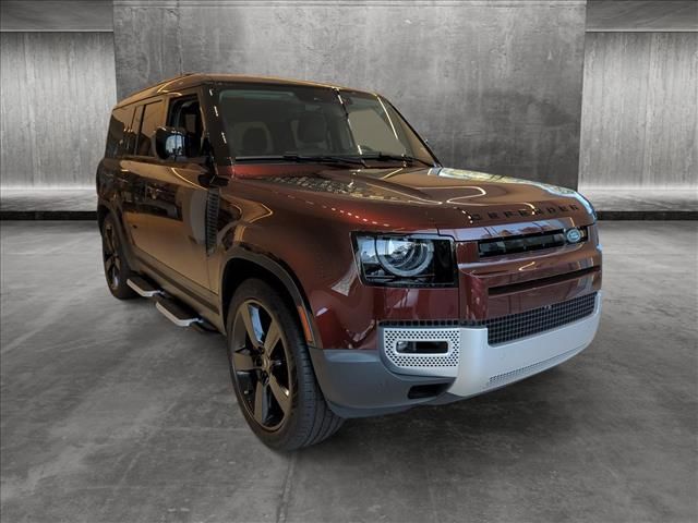 2023 Land Rover Defender SE