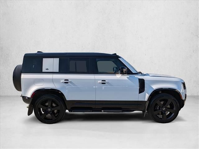 2023 Land Rover Defender V8