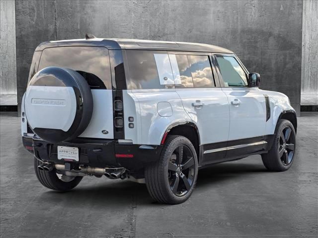 2023 Land Rover Defender V8