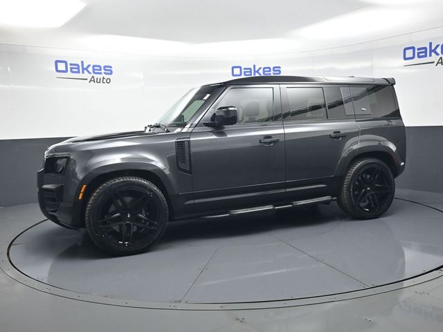 2023 Land Rover Defender V8