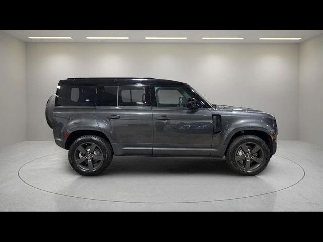 2023 Land Rover Defender SE