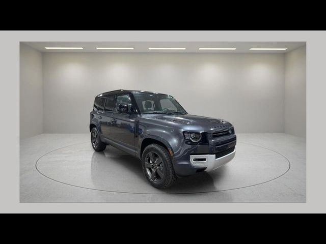2023 Land Rover Defender SE