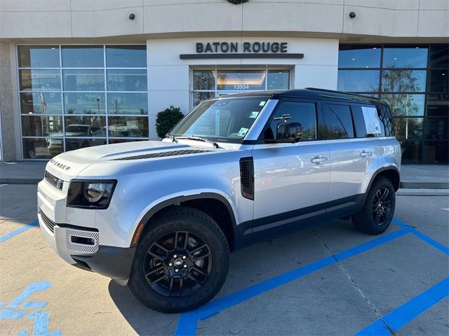 2023 Land Rover Defender SE