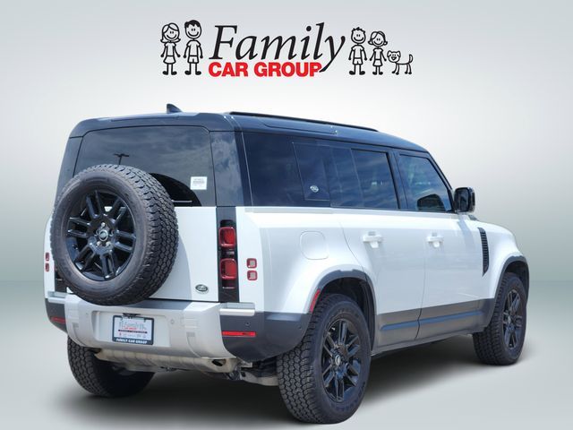 2023 Land Rover Defender SE
