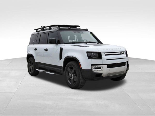 2023 Land Rover Defender SE