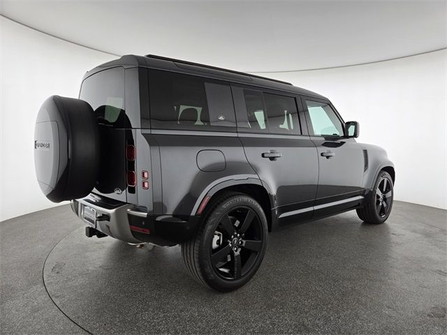 2023 Land Rover Defender SE