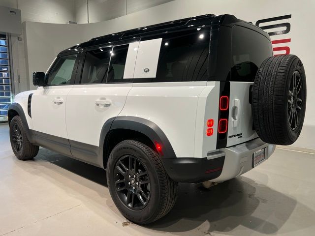 2023 Land Rover Defender SE