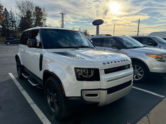 2023 Land Rover Defender SE