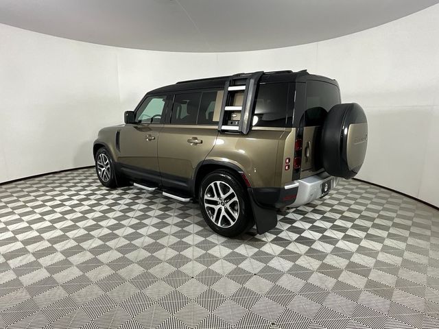 2023 Land Rover Defender SE