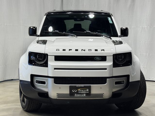 2023 Land Rover Defender SE