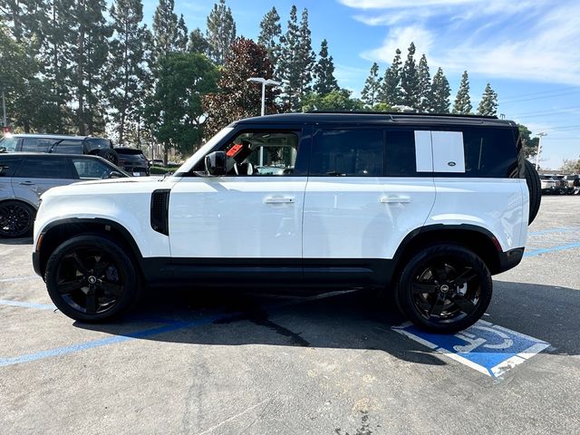 2023 Land Rover Defender SE