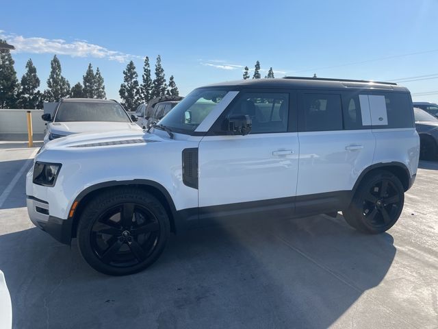 2023 Land Rover Defender SE