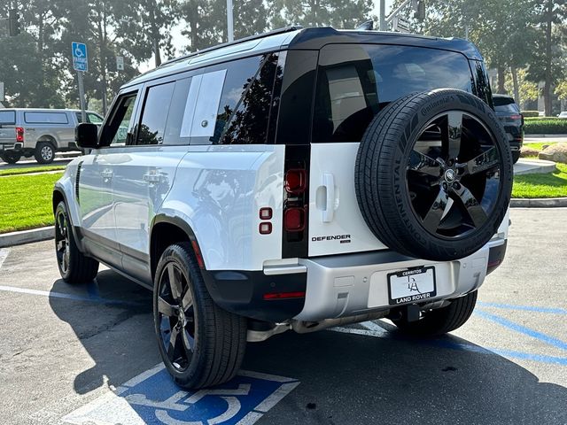 2023 Land Rover Defender SE