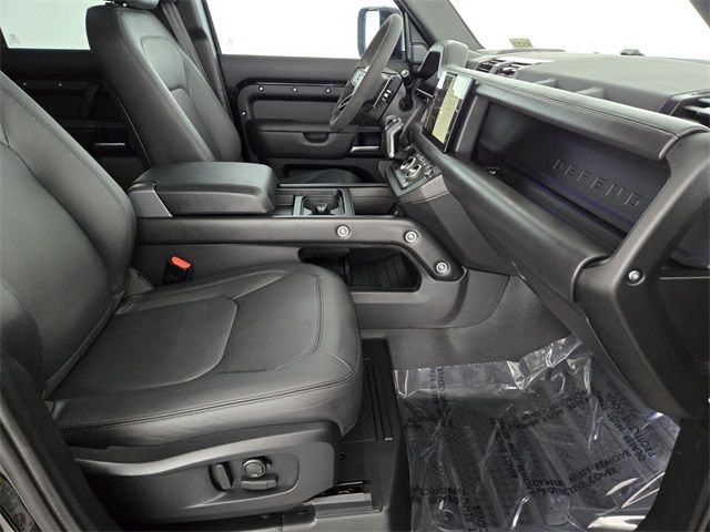 2023 Land Rover Defender V8