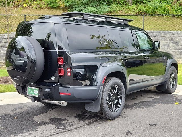 2023 Land Rover Defender SE