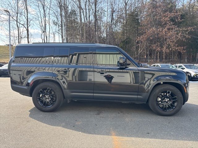 2023 Land Rover Defender SE