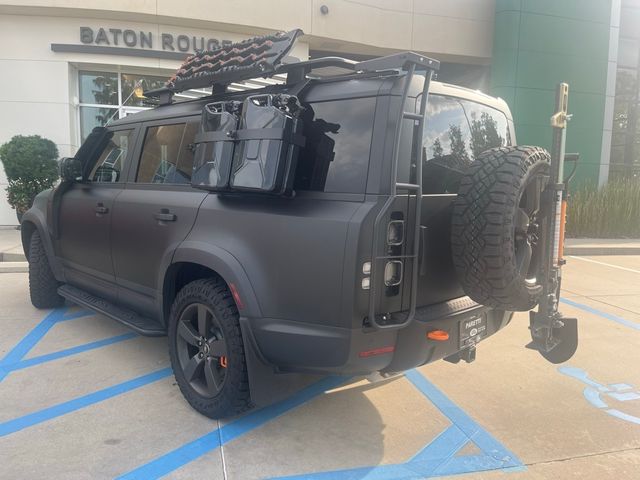 2023 Land Rover Defender SE