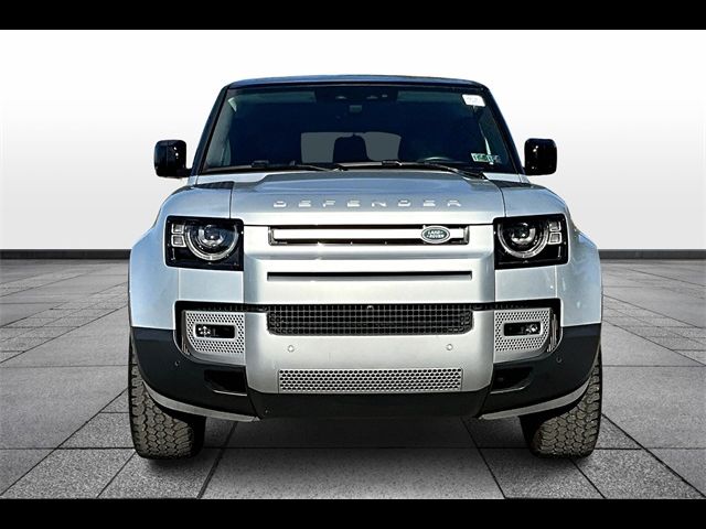 2023 Land Rover Defender SE