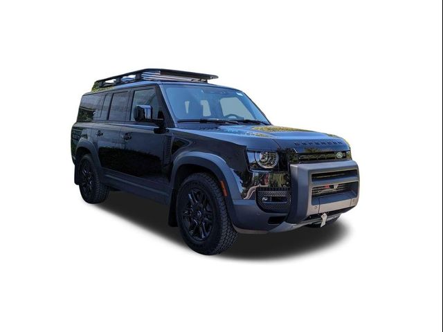 2023 Land Rover Defender SE