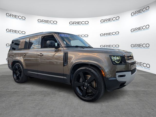 2023 Land Rover Defender SE