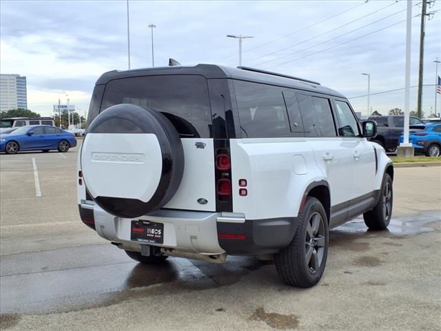 2023 Land Rover Defender SE