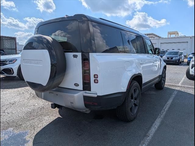 2023 Land Rover Defender SE