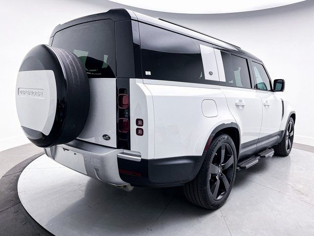 2023 Land Rover Defender SE