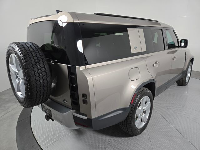 2023 Land Rover Defender SE