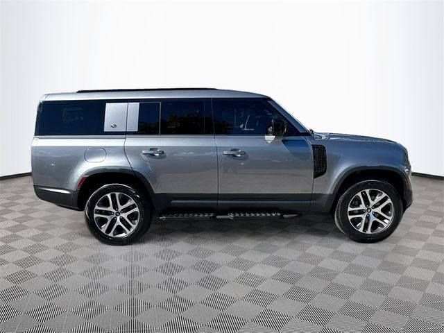 2023 Land Rover Defender SE