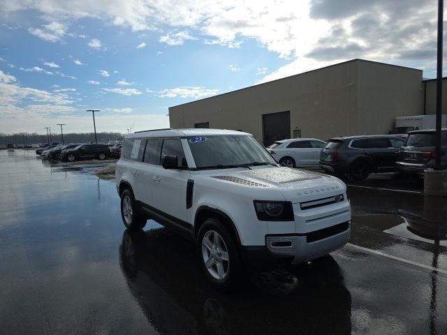 2023 Land Rover Defender SE
