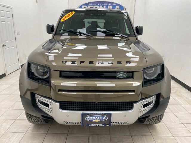 2023 Land Rover Defender SE
