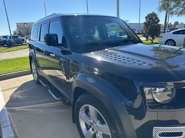 2023 Land Rover Defender SE