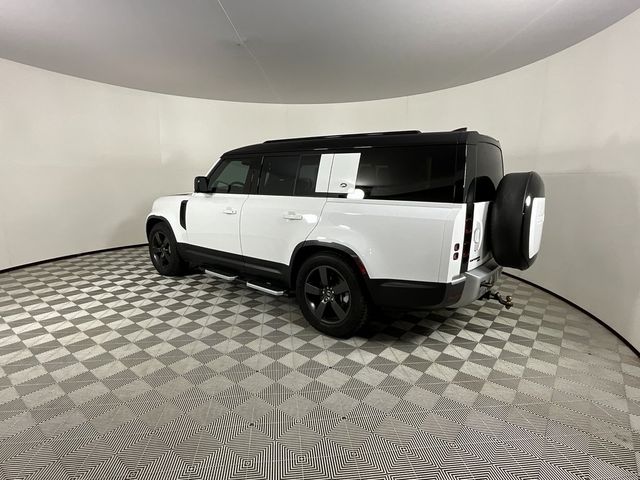 2023 Land Rover Defender SE