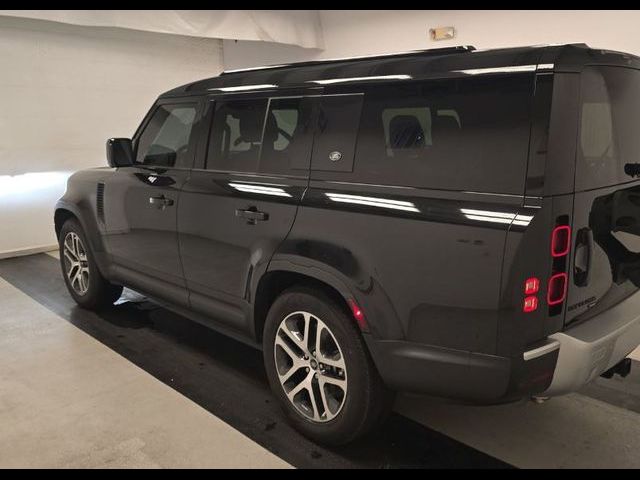 2023 Land Rover Defender SE