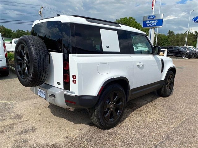 2023 Land Rover Defender SE