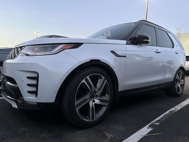 2023 Land Rover Discovery Metropolitan Edition