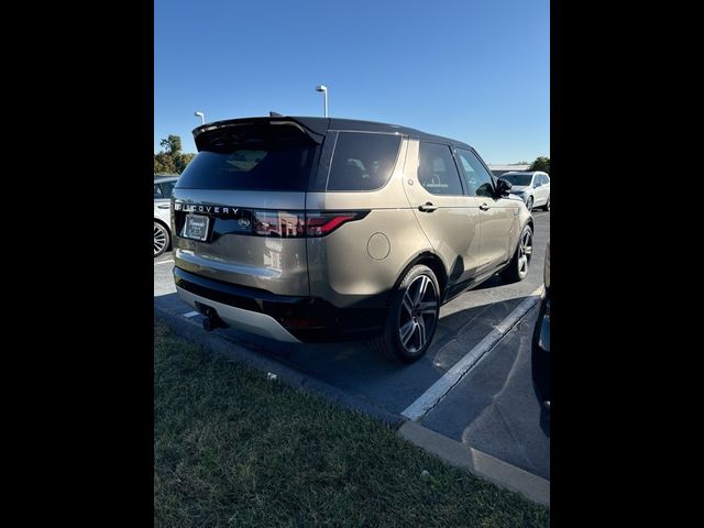 2023 Land Rover Discovery Metropolitan Edition