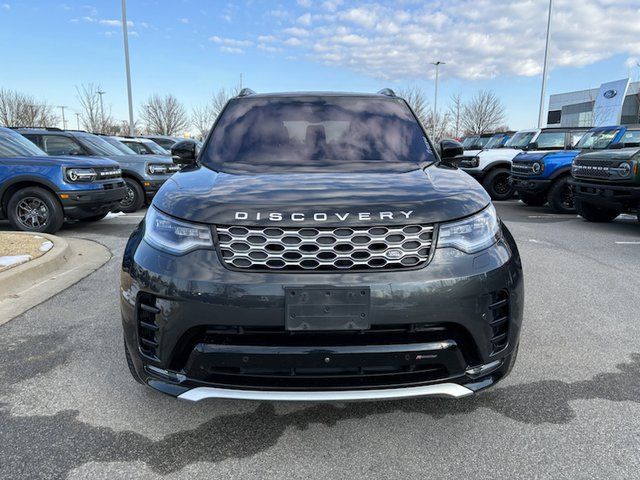 2023 Land Rover Discovery Metropolitan Edition