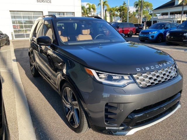 2023 Land Rover Discovery Metropolitan Edition