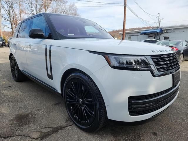 2023 Land Rover Range Rover SE